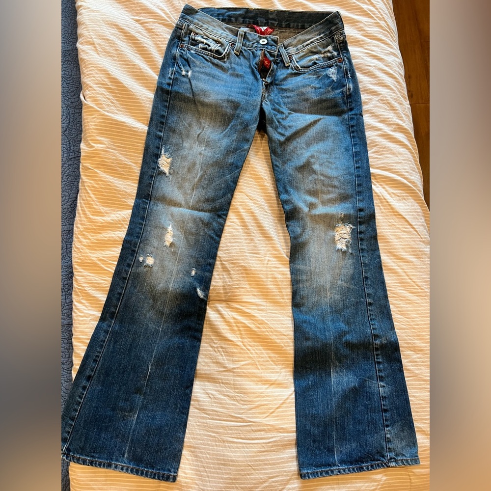 Low rise, boot cute Vintage Lucky Brand jeans. “sweet n low” style jeans.